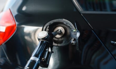 Auto benzina: stop vendite nel 2035